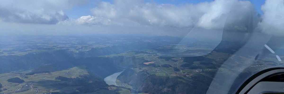 Verortung via Georeferenzierung der Kamera: Aufgenommen in der Nähe von Gemeinde Kirchberg ob der Donau, Österreich in 1600 Meter